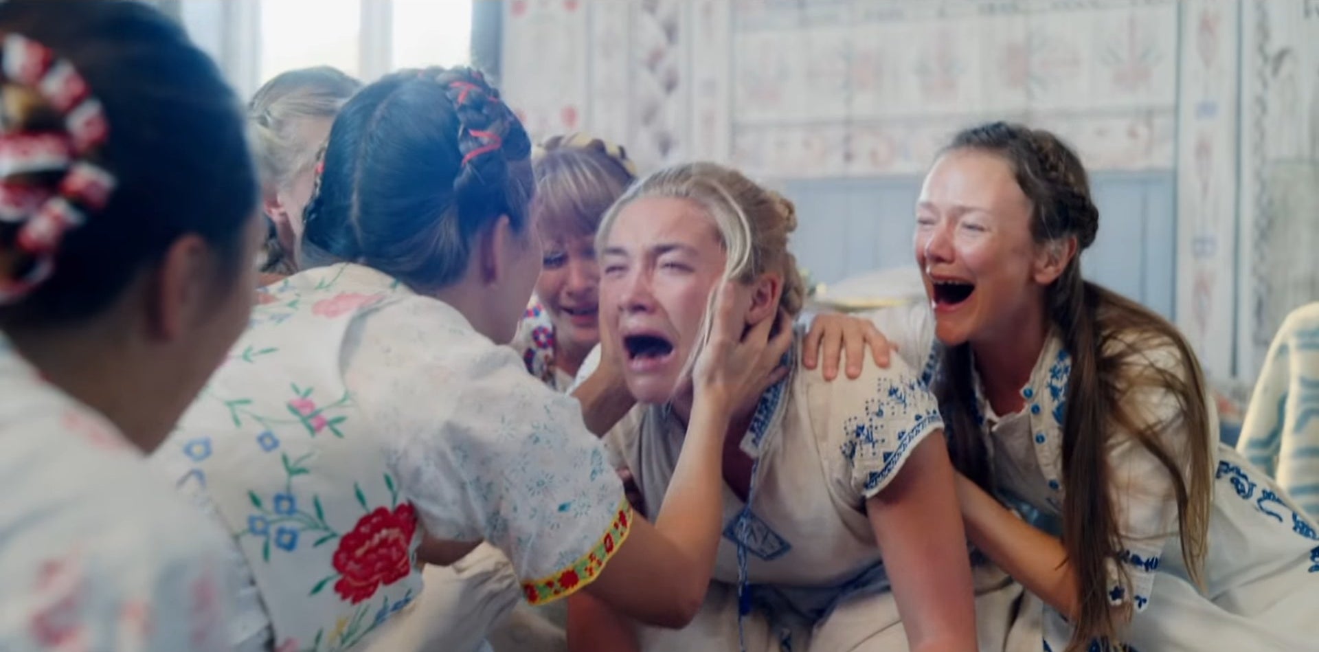 Dani crying with many other women in &quot;Midsommar&quot;
