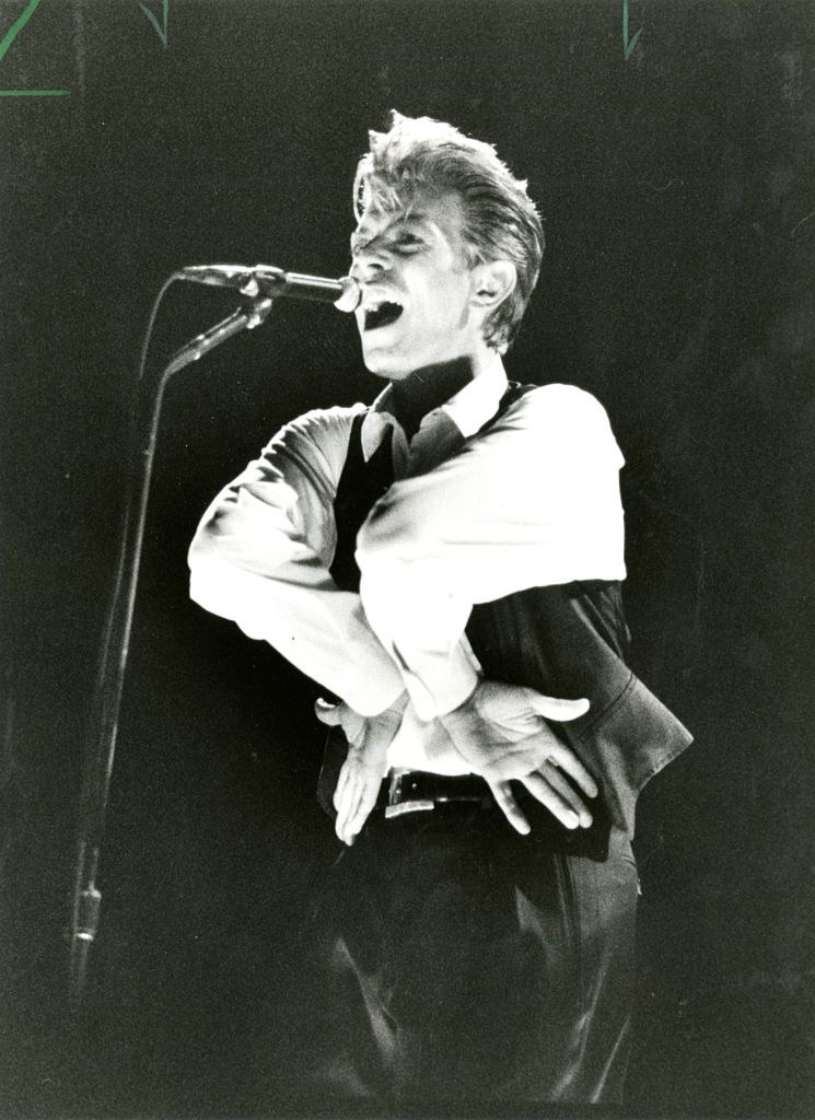 bowie singing on stage
