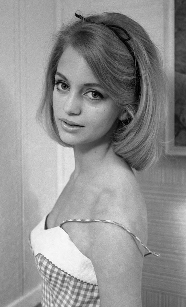 black and white photo of Goldie Hawn