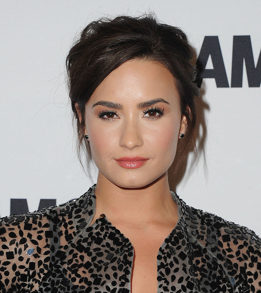A closeup of Demi on the red carpet