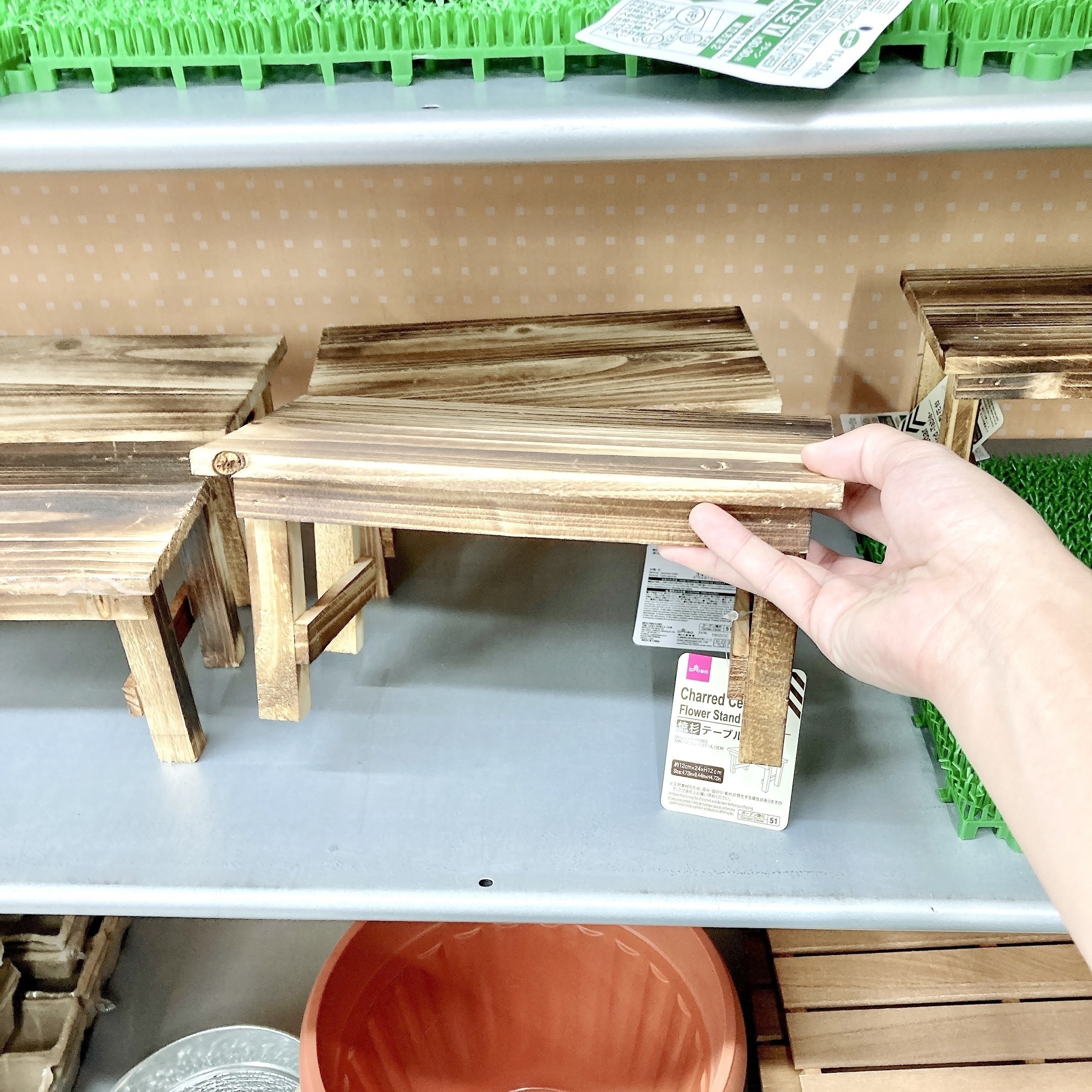 ★DAISO（ダイソー）のおすすめ収納アイテム「焼杉テーブル型花台」