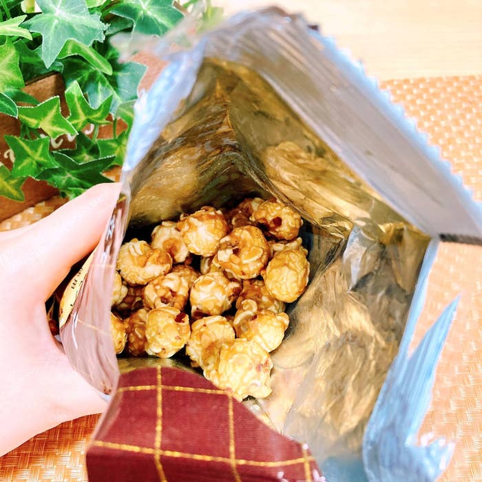 常備したくなるおいしさ ファミマの 168円お菓子 ザクザク食感がたまらん