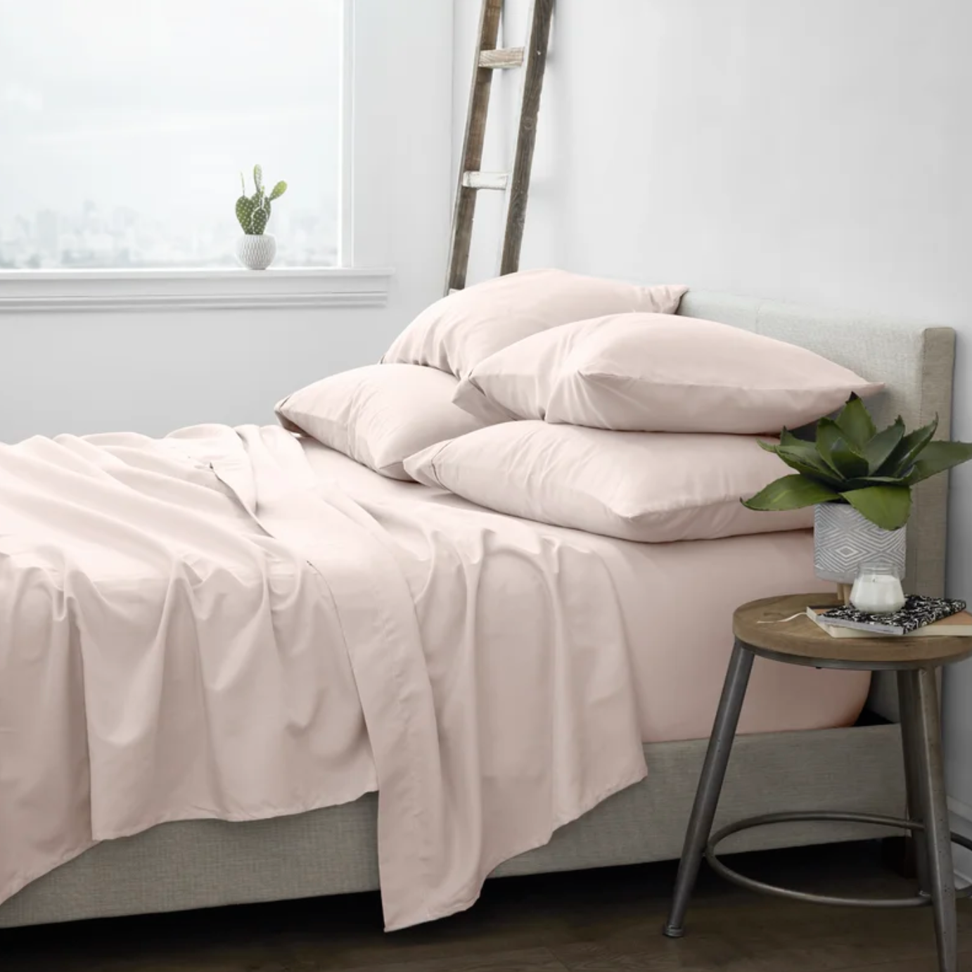 the sheet set in light pink
