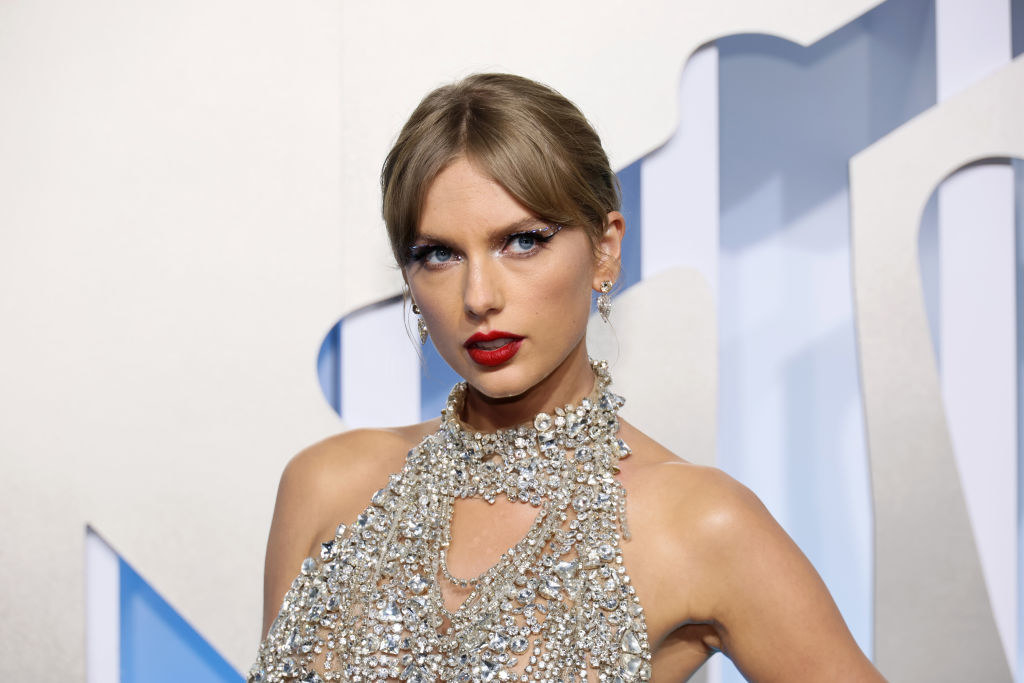 Taylor Swift 2022 VMAs Red Carpet Look - 61