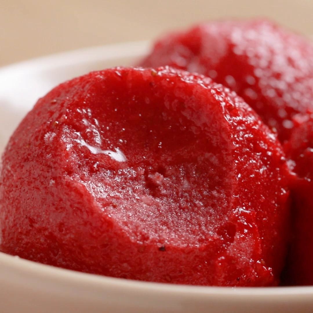 Strawberry 2-ingredient Sorbet