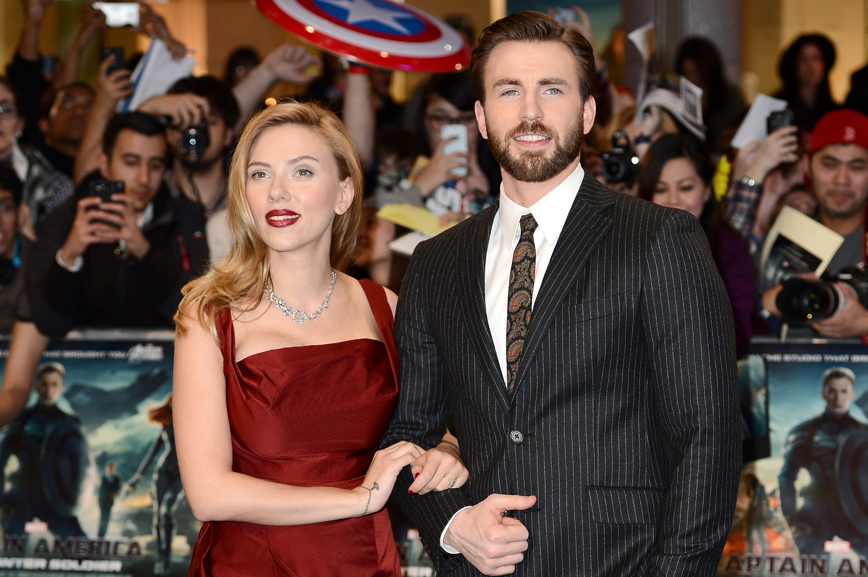 Chris and Scarlett on the red carpet