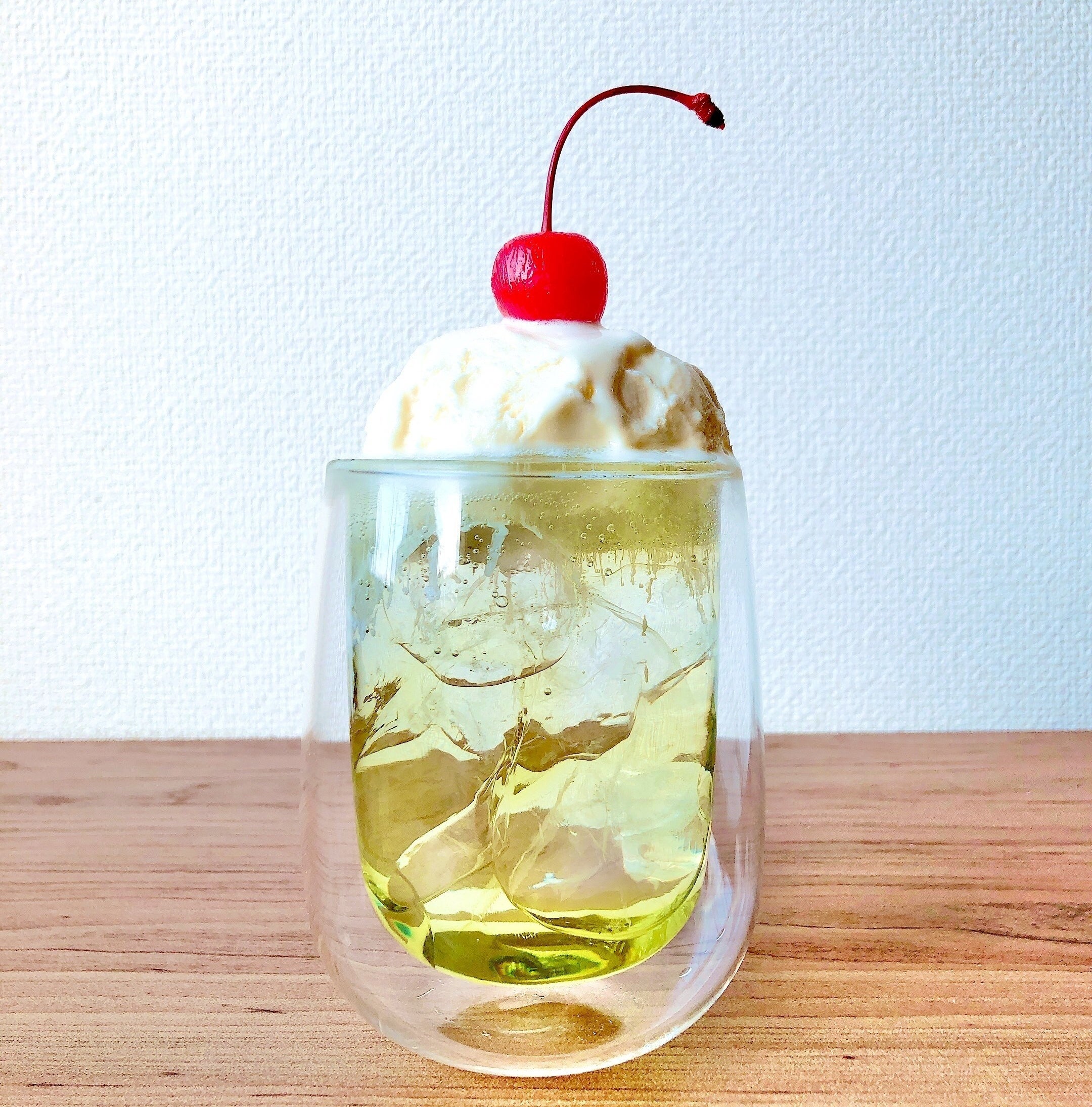 DAISO（ダイソー）のおすすめコップ「ダブルウォールグラス」