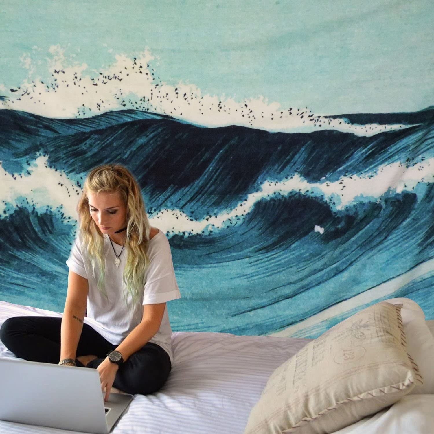 tapiz de pared con decoración de olas