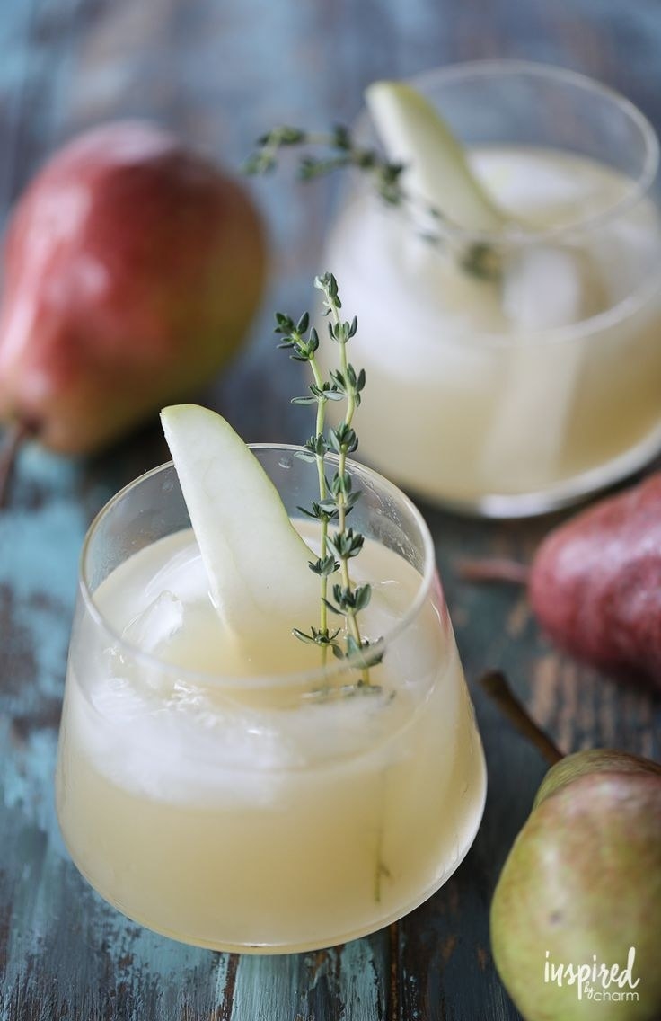 Pear cocktails with thyme.