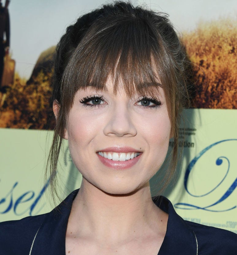 Headshot of Jennette smiling