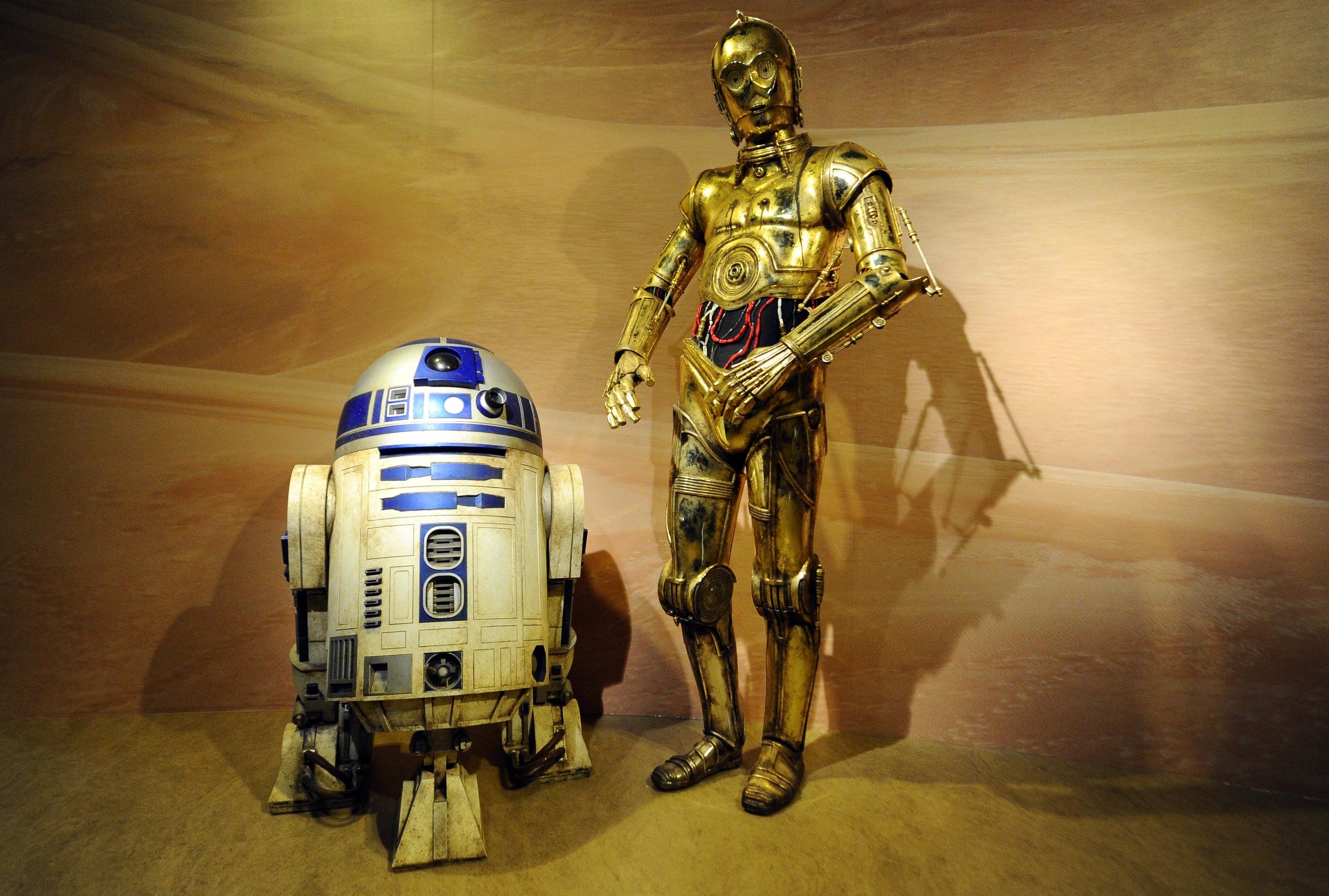 Wax figures of C-3PO and R2-D2 in Madame Tussauds museum in London