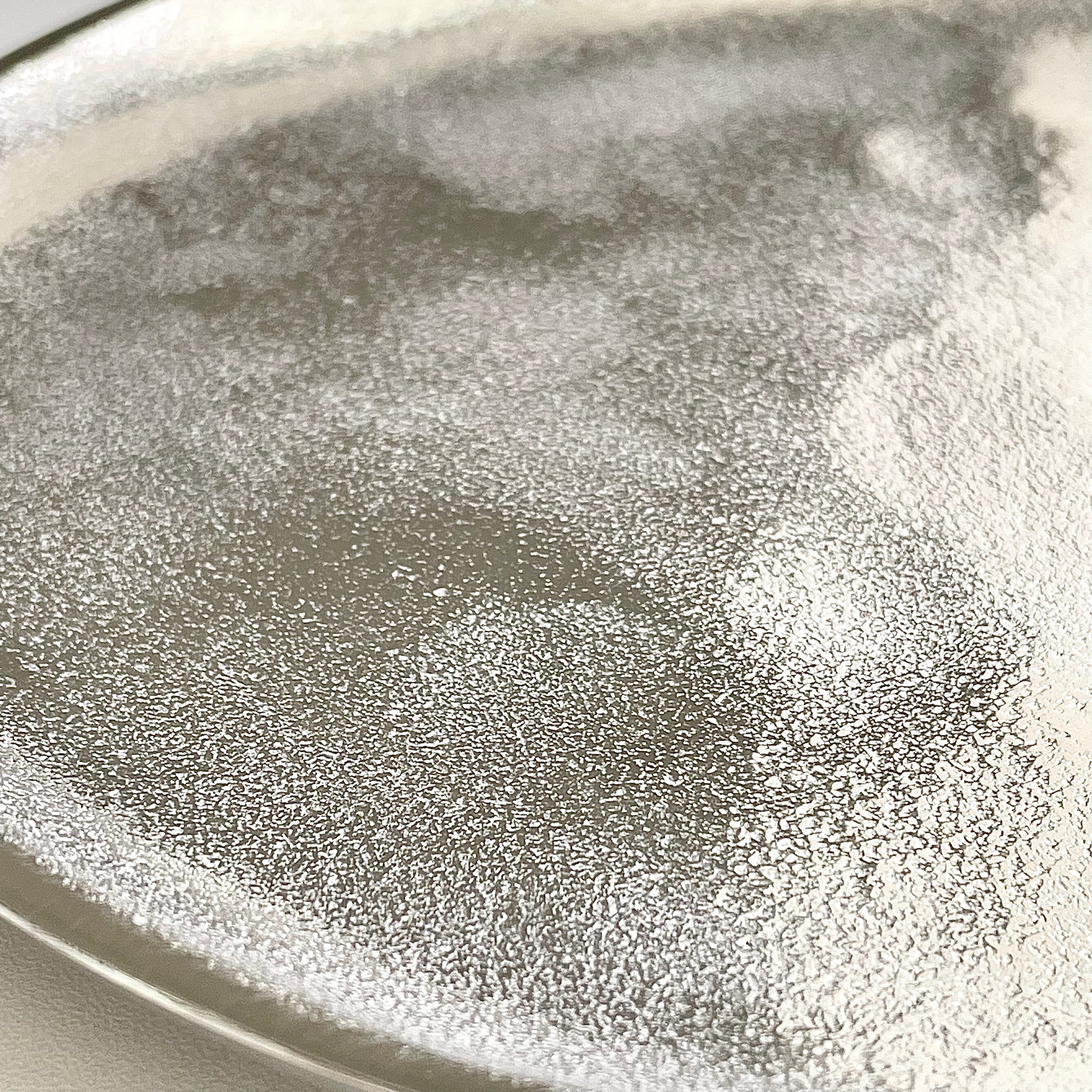 ニトリのおすすめインテリアアイテム「プレートアンワルラウンド」