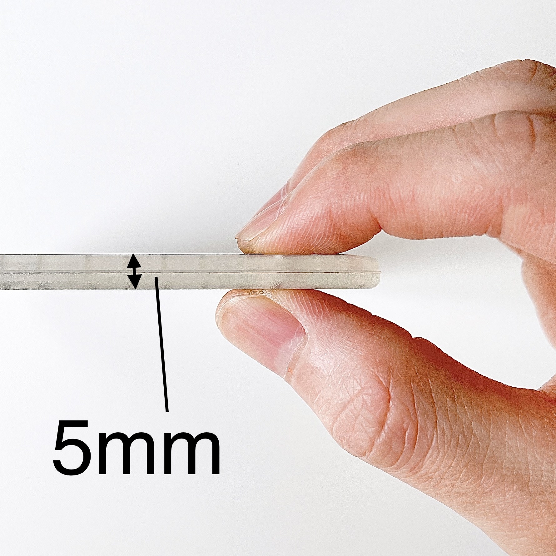 3COINS(スリーコインズ)のオススメの便利グッズ「8.5インチスケルトン電子メモパッド」