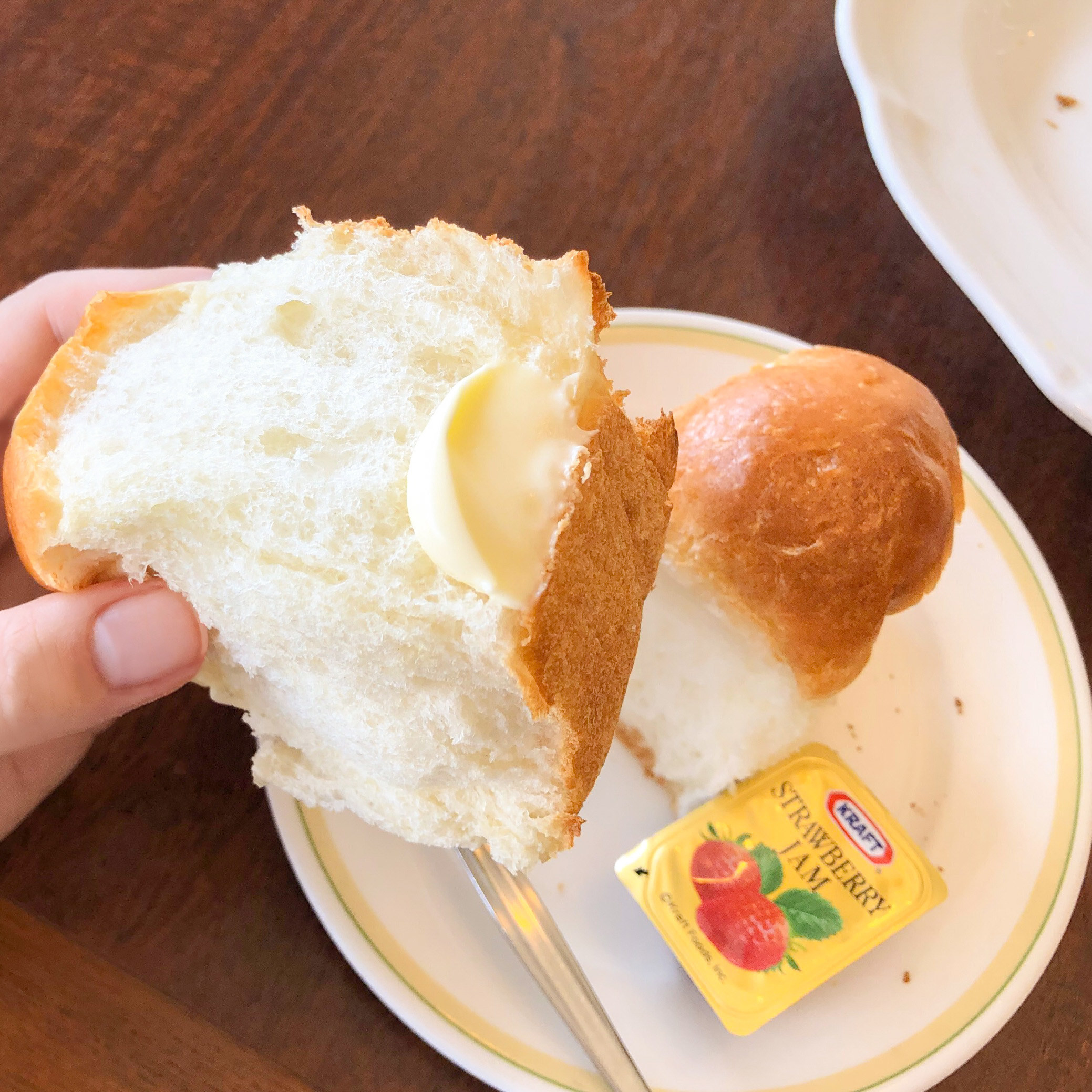 ロイヤルホストのおすすめメニュー「オムレツプレート(モーニング英国風パン)」