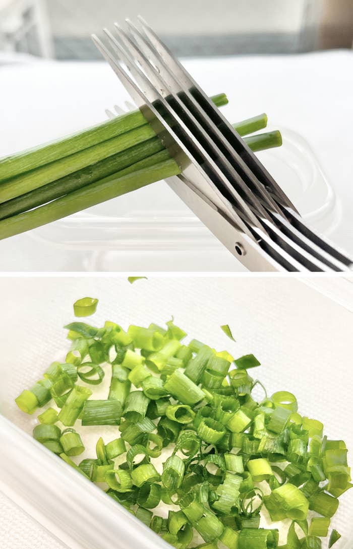 3COINS（スリーコインズ）の便利なキッチンアイテム「みじん切りはさみ」