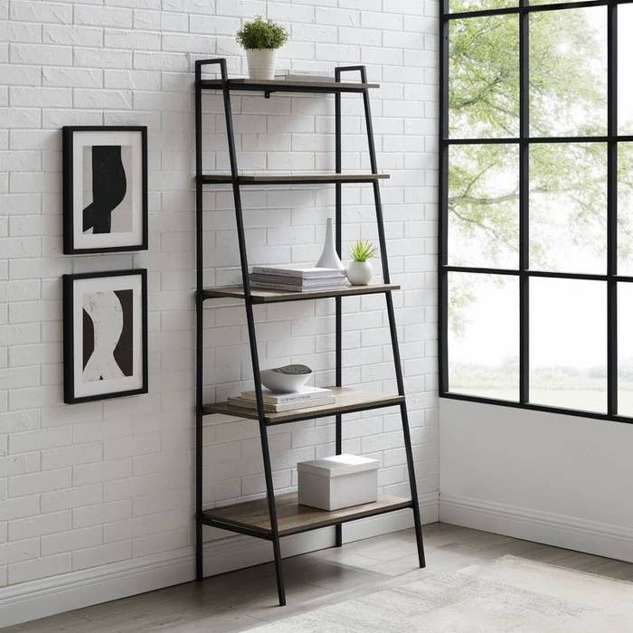 The ladder shelf in the color Gray Wash