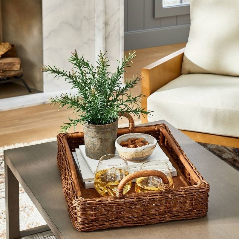 The rattan tray