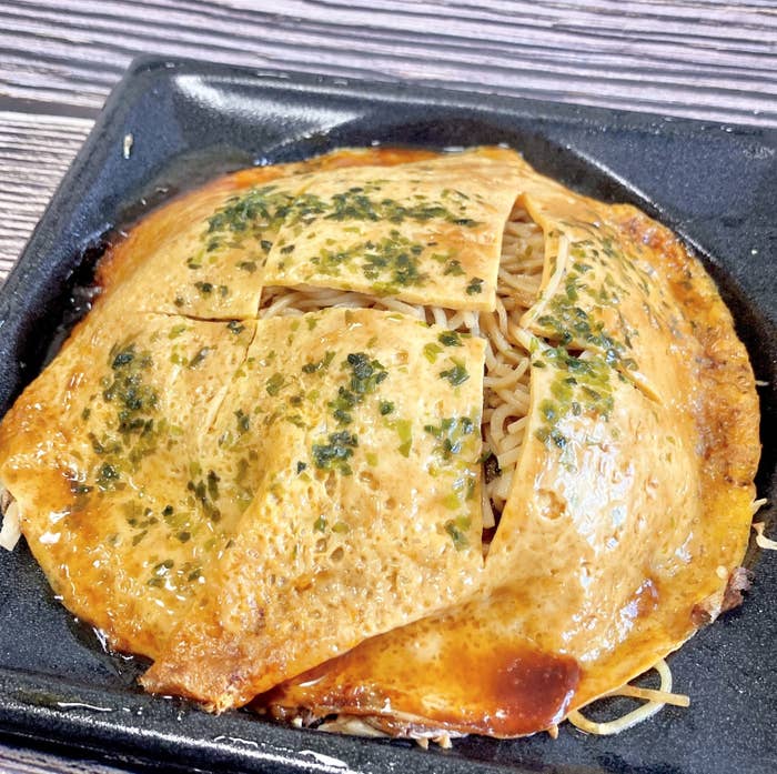 FamilyMart(ファミリーマート)のおすすめ弁当「広島お好み焼 肉玉そば」