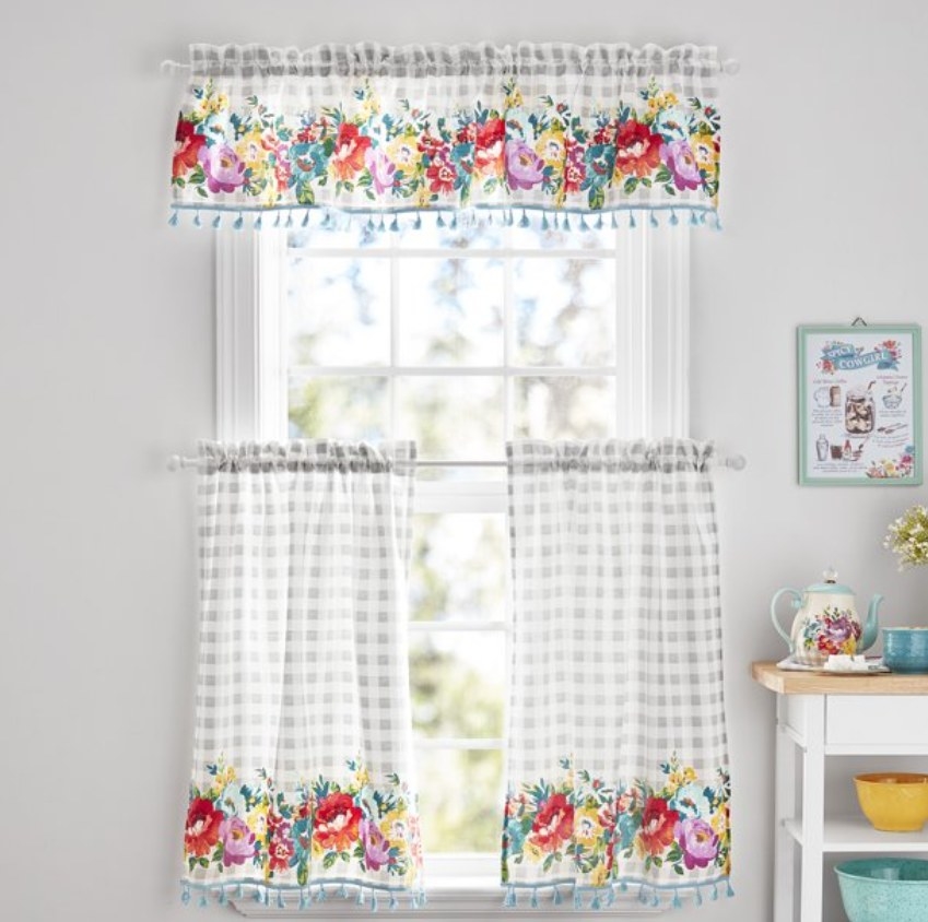 floral and gingham tier and valance set