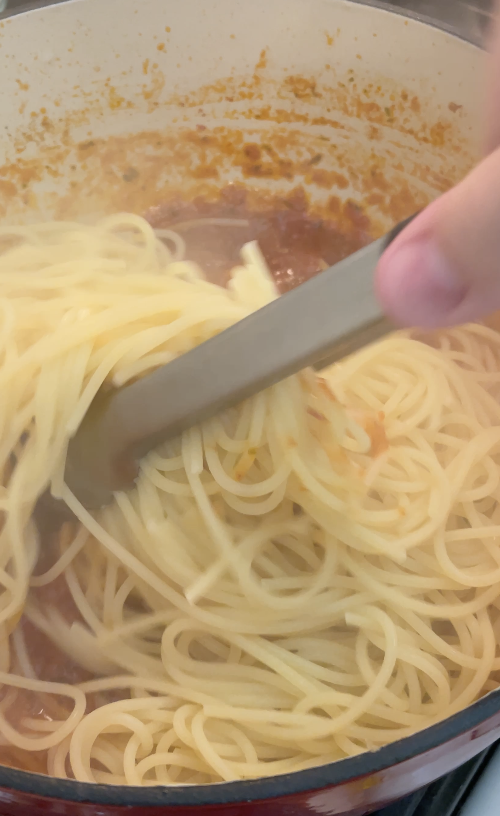 cooking spaghetti noodles