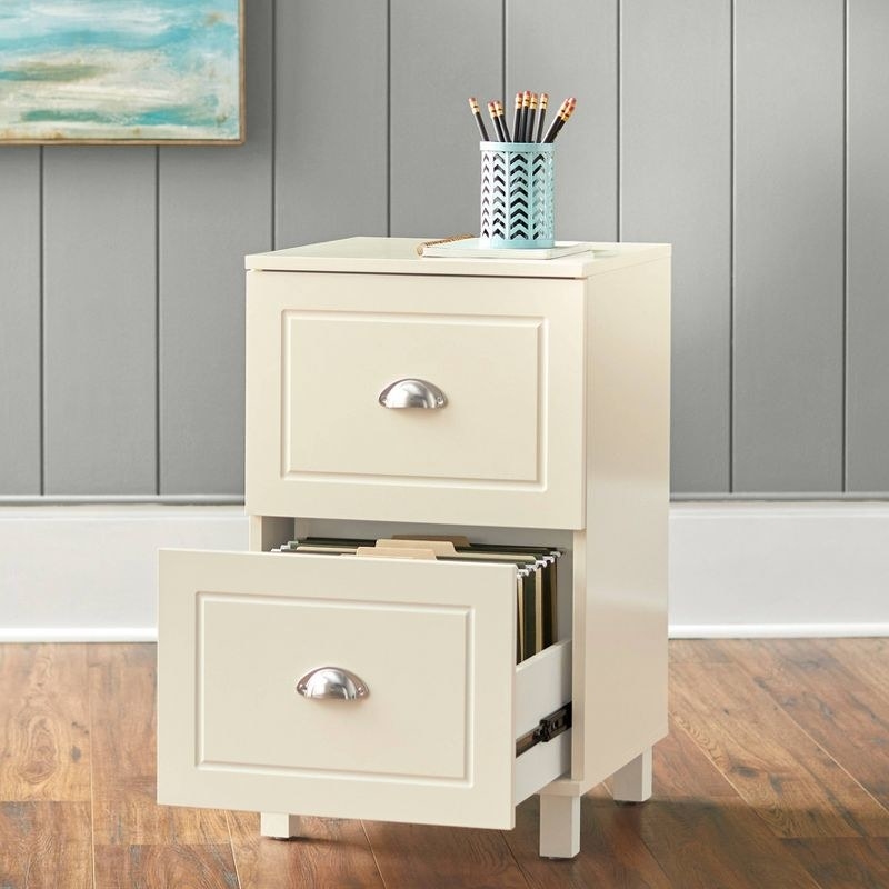 The filer in the color Antique White