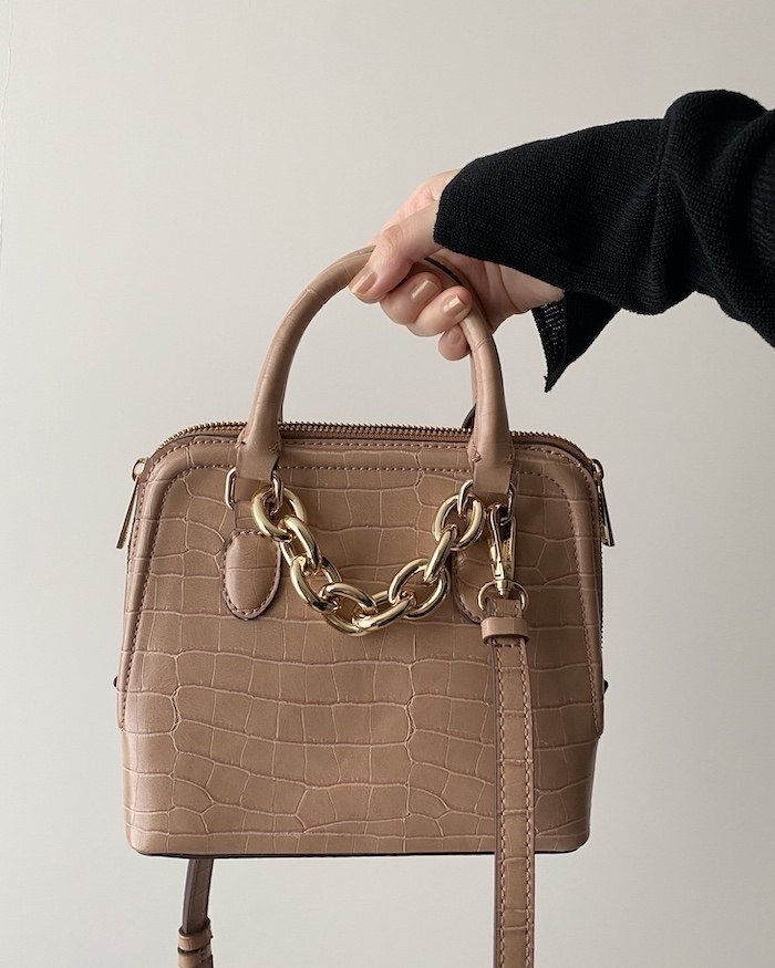 ZARA(ザラ)のオススメファッションアイテム「チェーンストラップ ミニ シティバッグ」