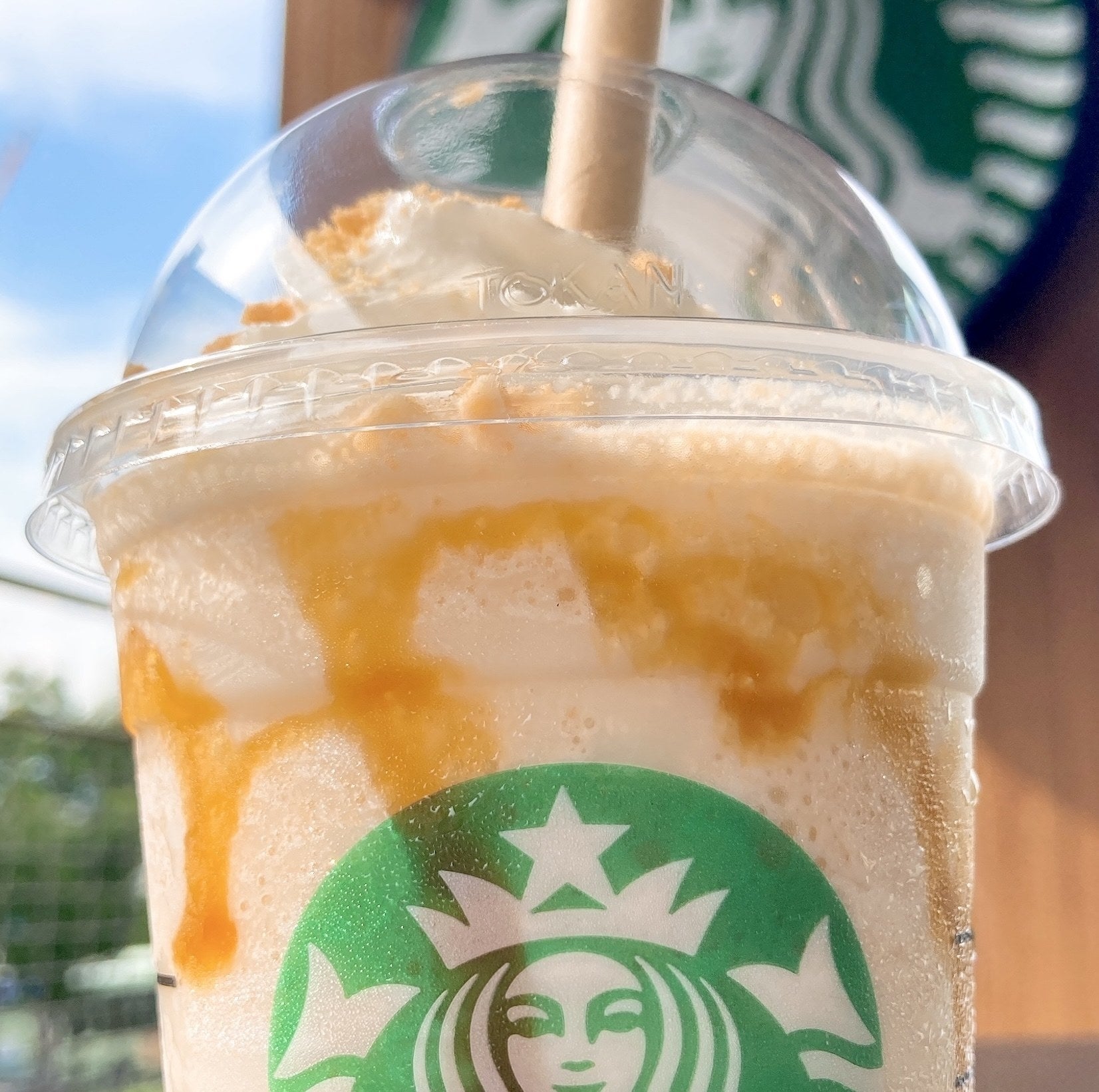 スタバさん 正気ですか あの ご当地グルメ をフラペチーノにしちゃうなんて