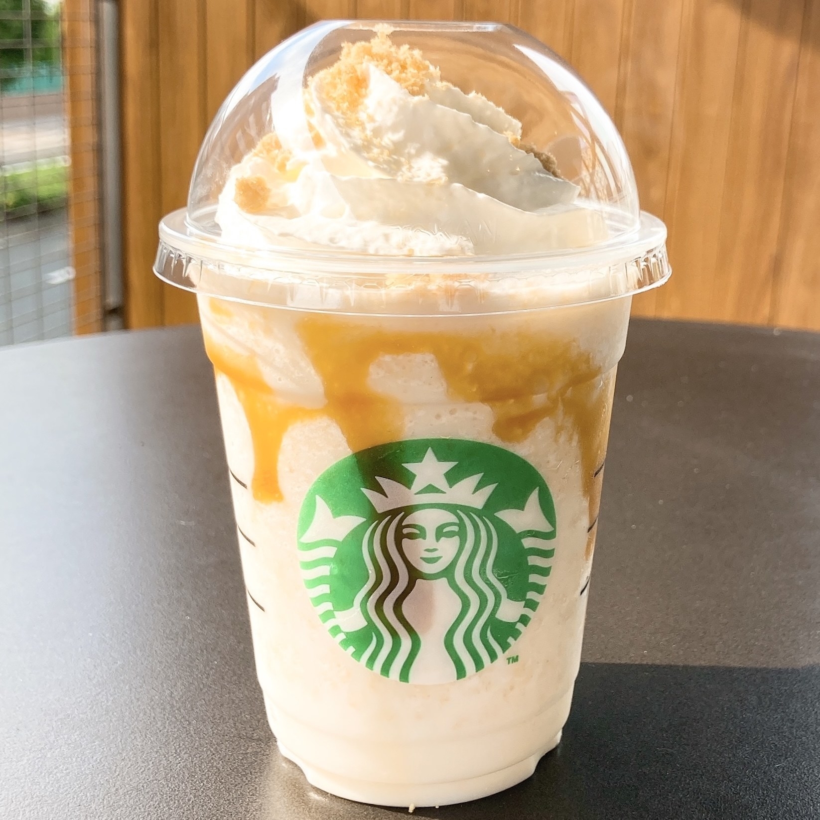 Starbucks Coffee（スターバックスコーヒー）のおすすめドリンク「沖縄 かりー ちんすこう バニラ キャラメル フラペチーノ®」