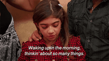 Gia Giudice singing &quot;waking up in the mornin thinkin about so many things&quot;