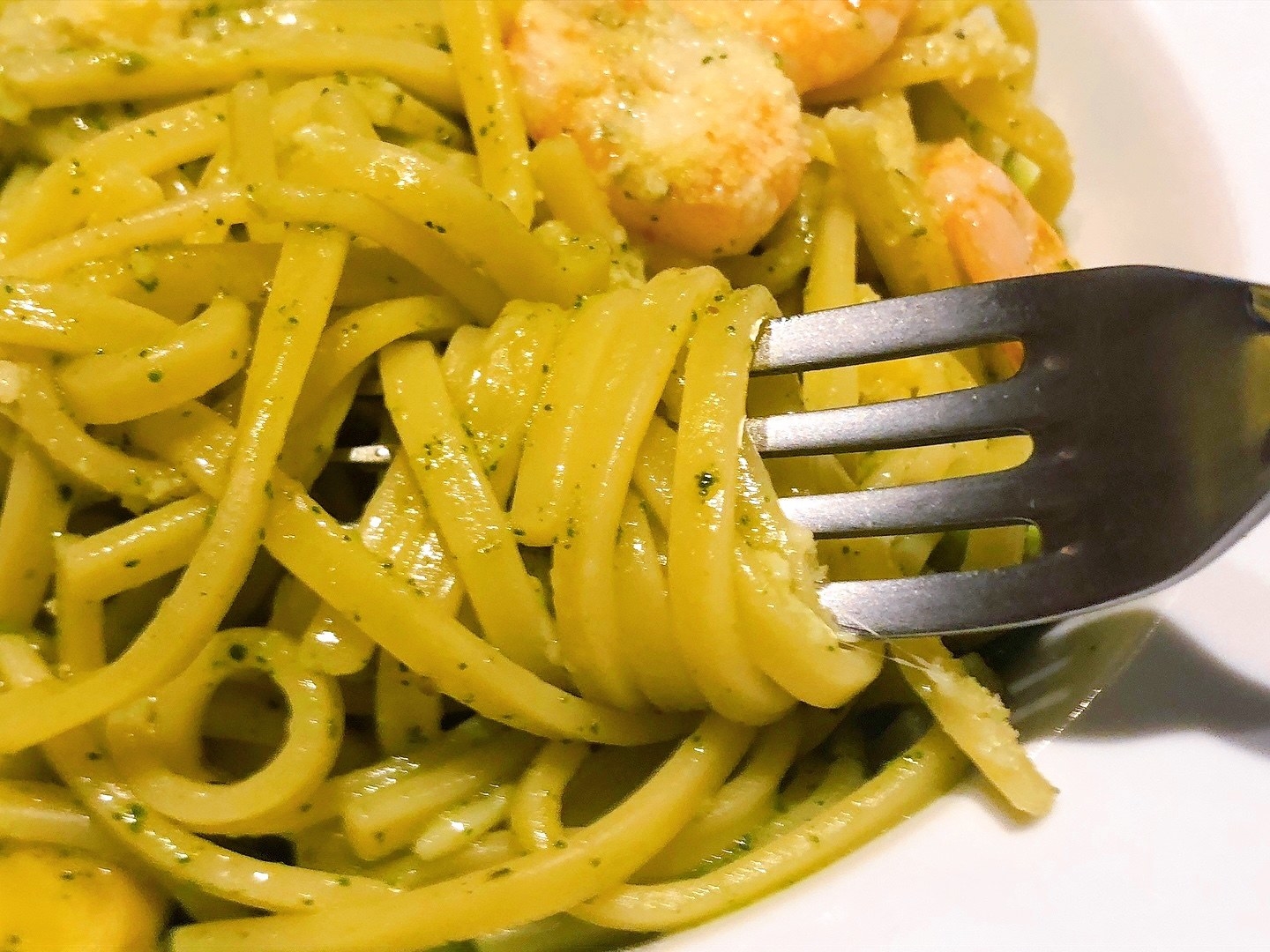 PRONTO（プロント）の「海老とアボカドのバジルソース 生パスタ」