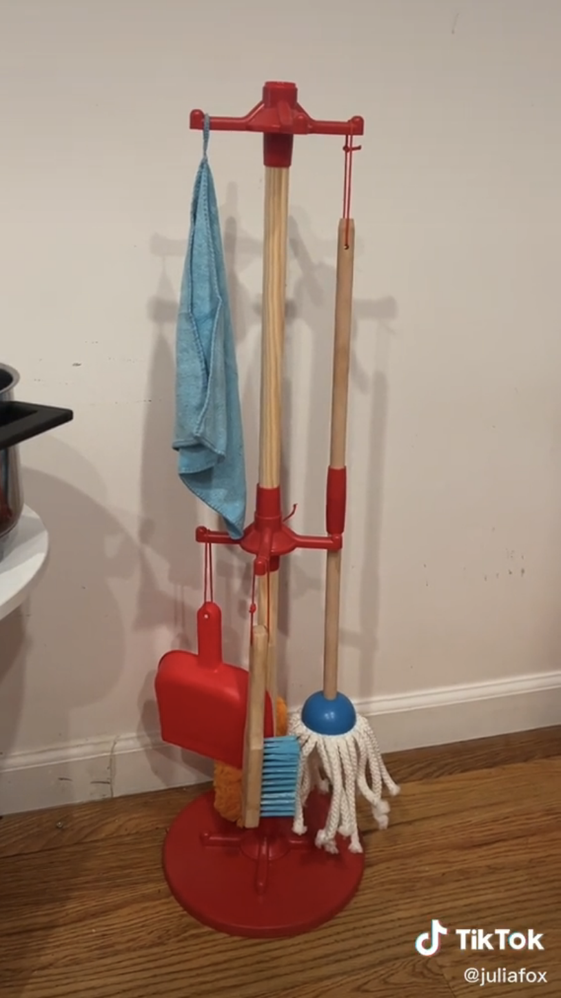 the mop and broom cleaning set