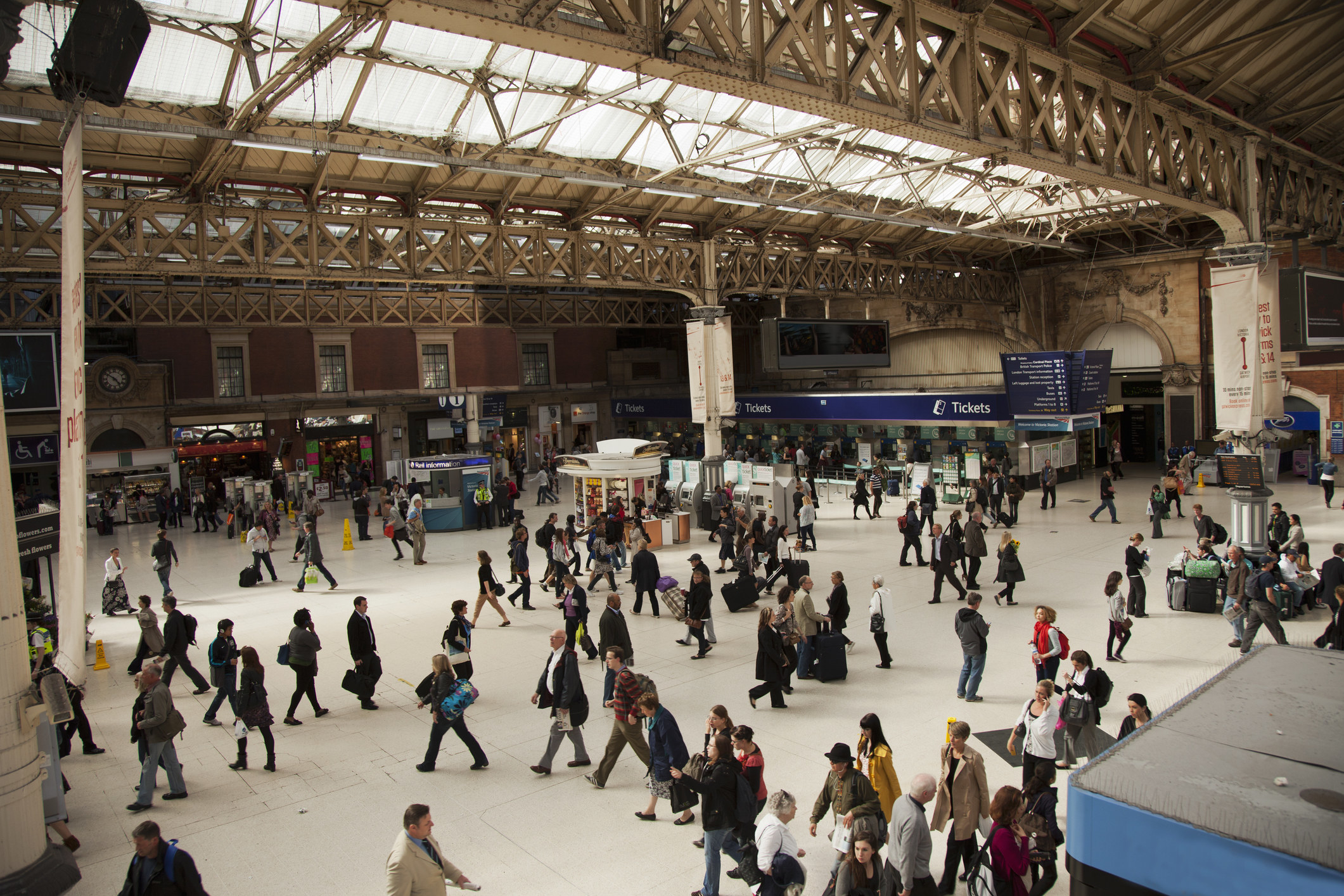 victoria train station in london