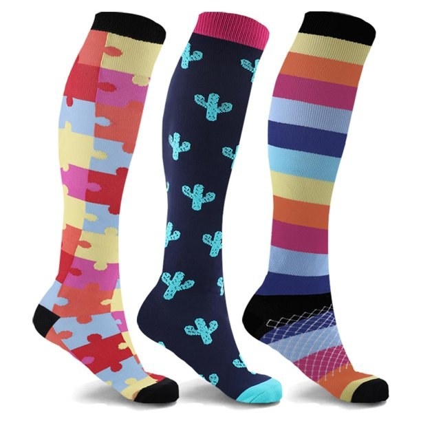 The compression sock set in the color Bold Stripe