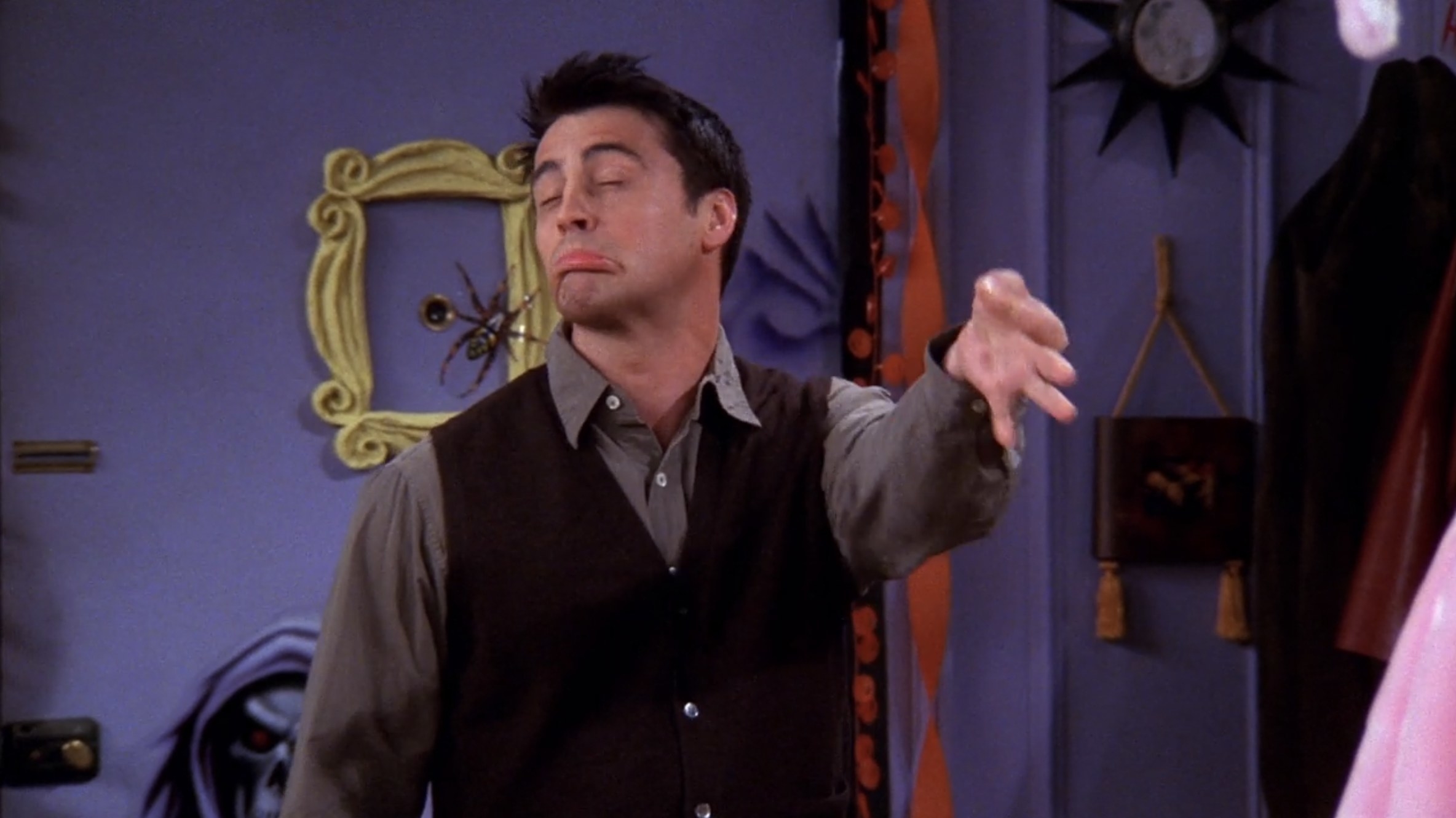 joey dressed as chandler in friends