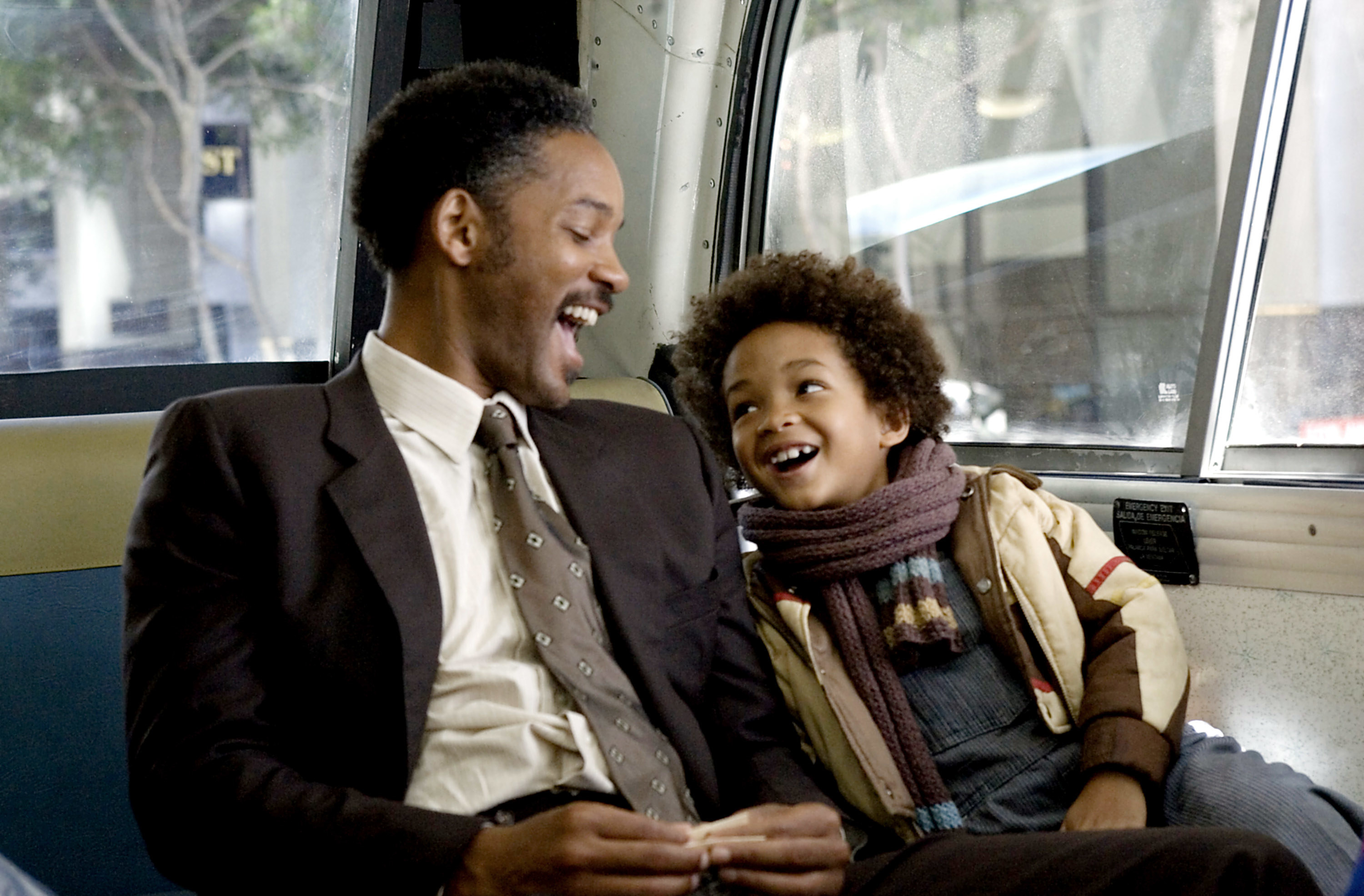 jadan and will laughing on a bus in the movie