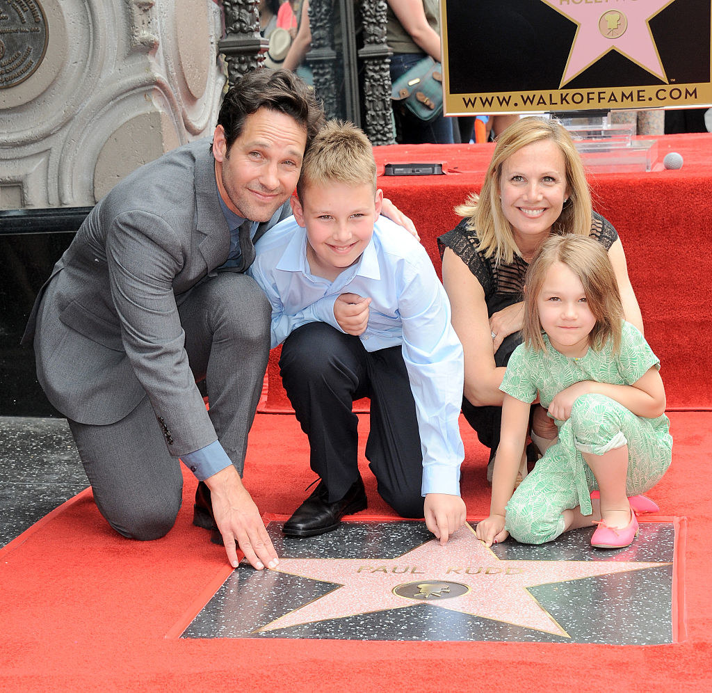 Paul Rudd with his wife and kids