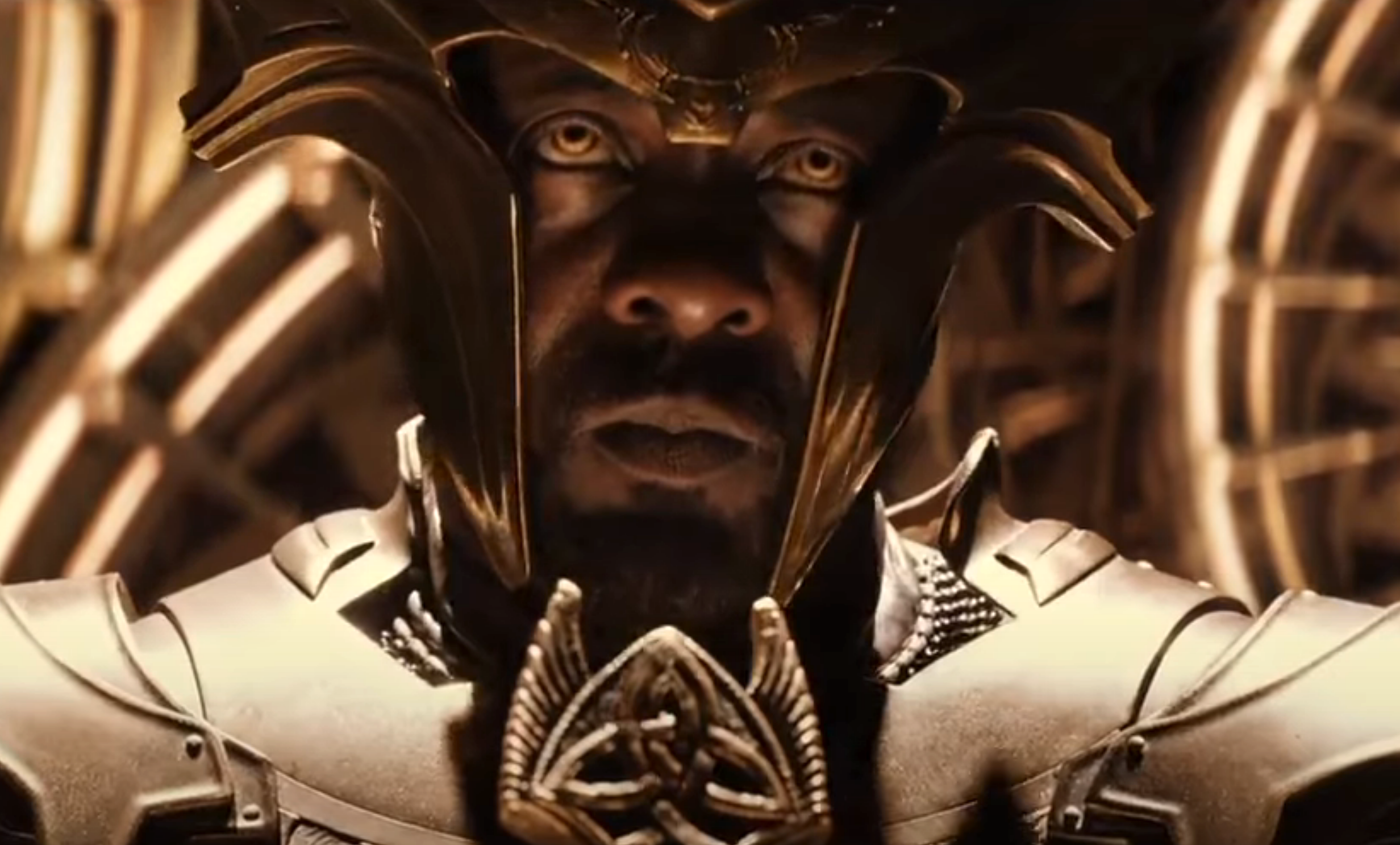 closeup of Idris as the norse god