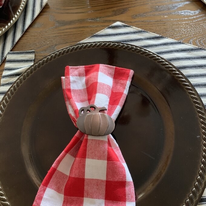 reviewer image of the pumpkin napkin rings