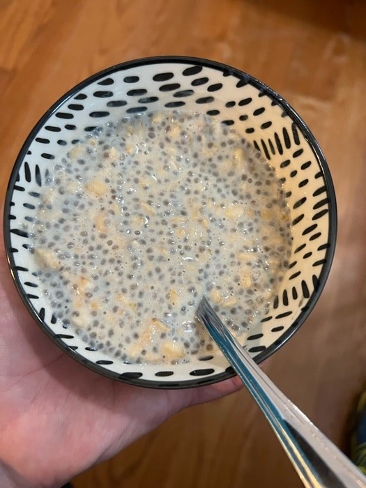 oats with chia seeds and nuts