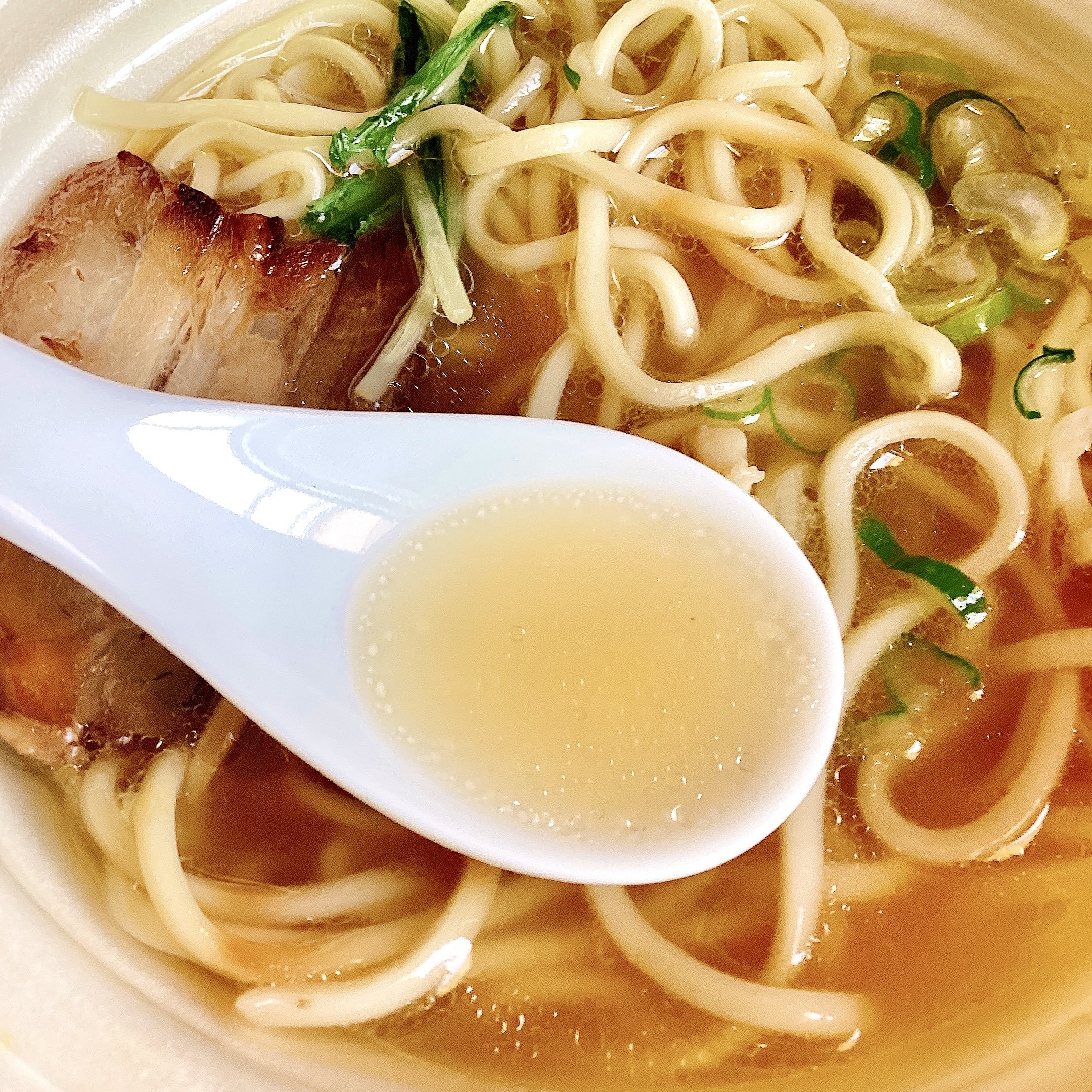 セブンのオススメのラーメン「らーめん専門和海監修 塩らーめん」