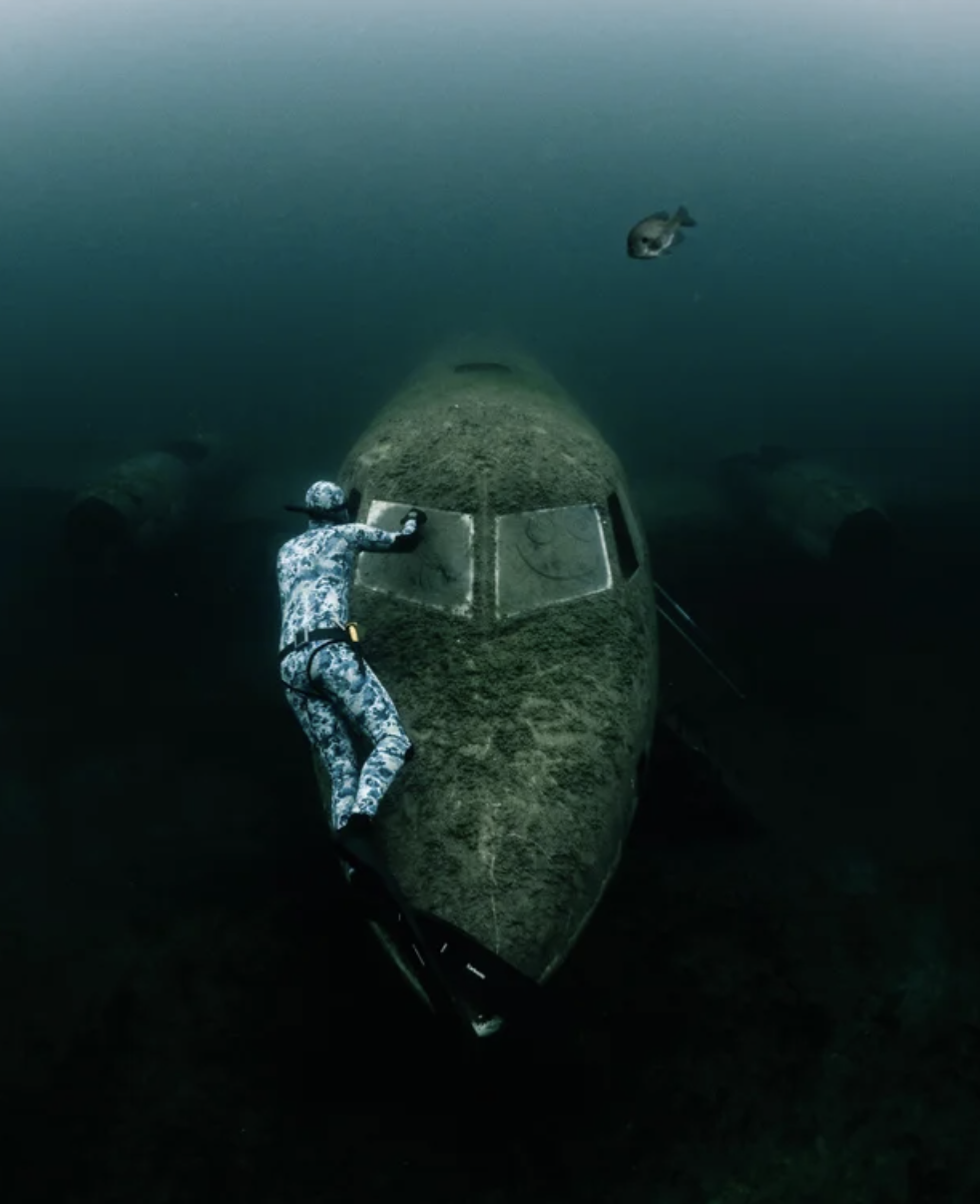 Submechanophobia  25 Sinister Photos Of Submerged Objects - 77