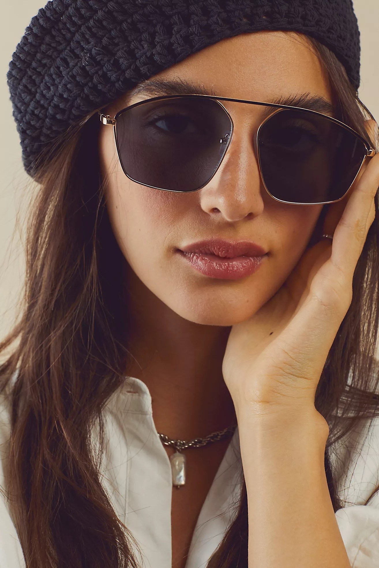 model wearing the sunglasses