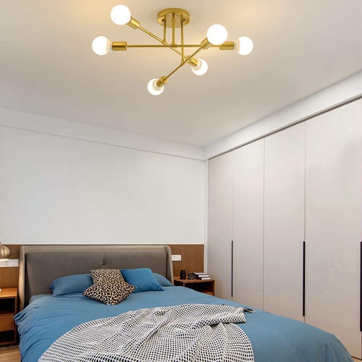 Lámpara de techo con diseño de araña, color dorado seis luces