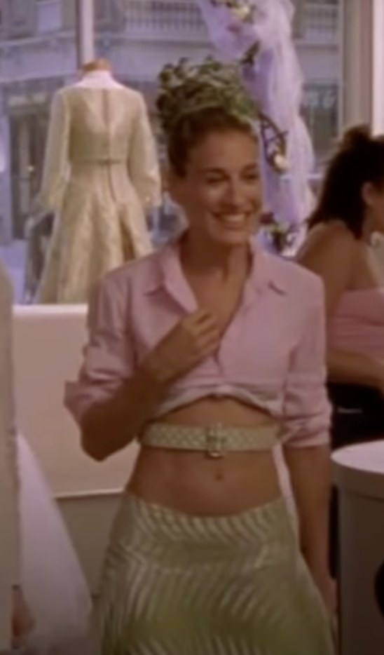 Sex and The City Sarah Jessica Parker wears a belt around her bare waist