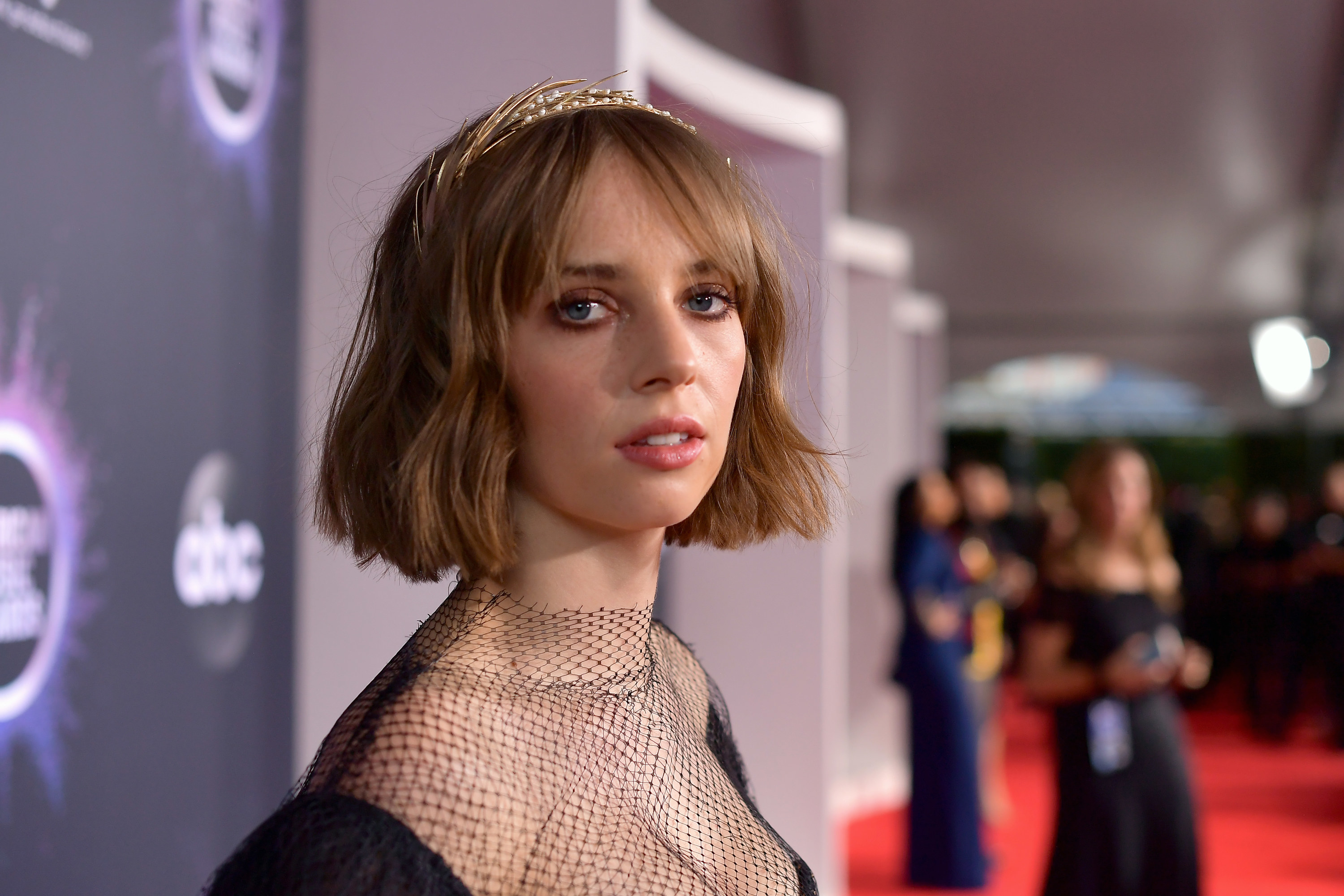 Maya Hawke Thinks Stranger Things Has Too Many Characters - 63