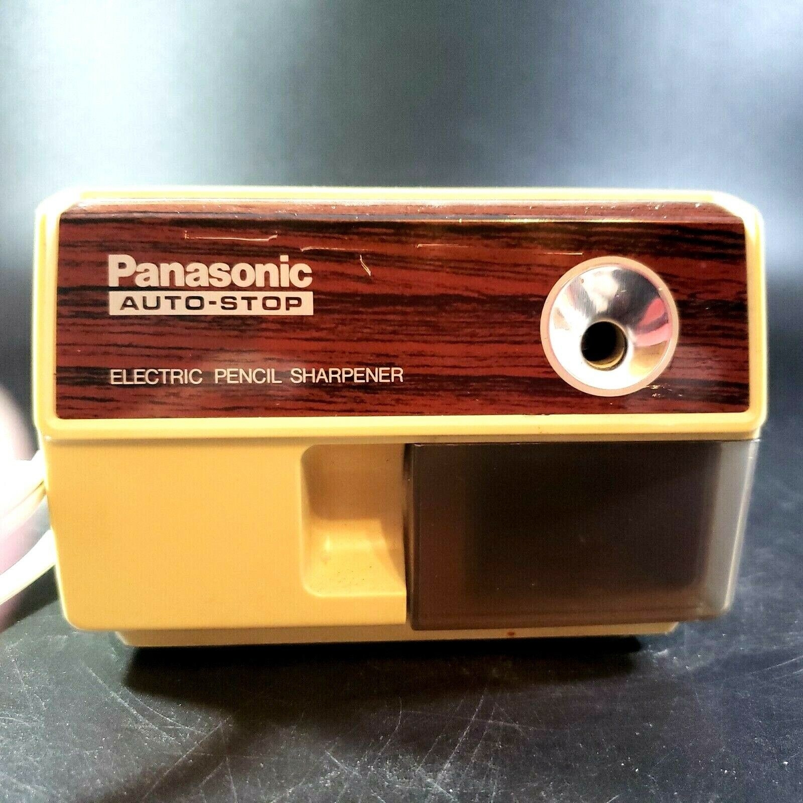 An electronic pencil sharpener