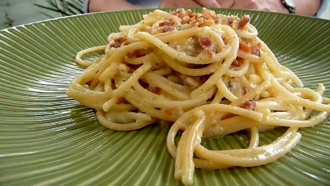 carbonara with bacon bits