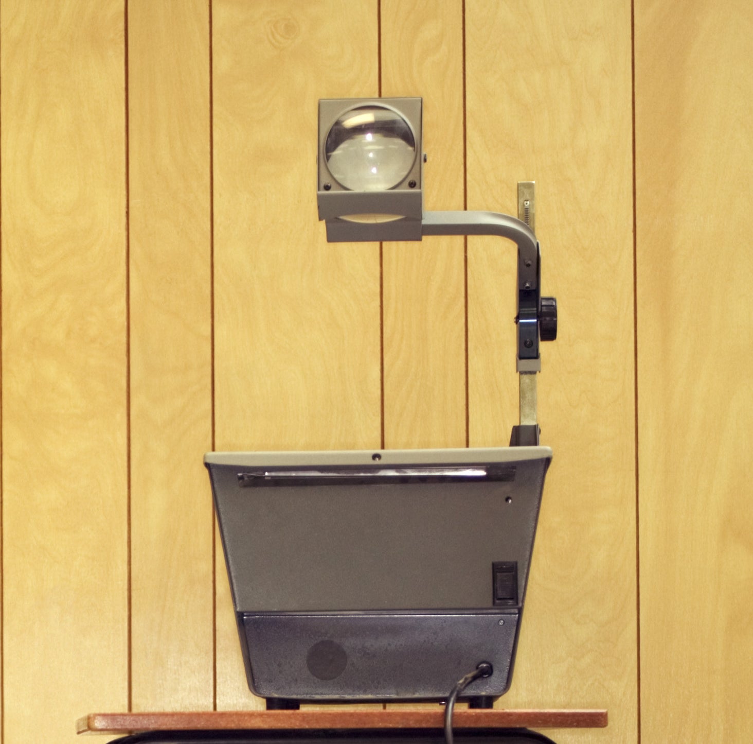 An overhead projector