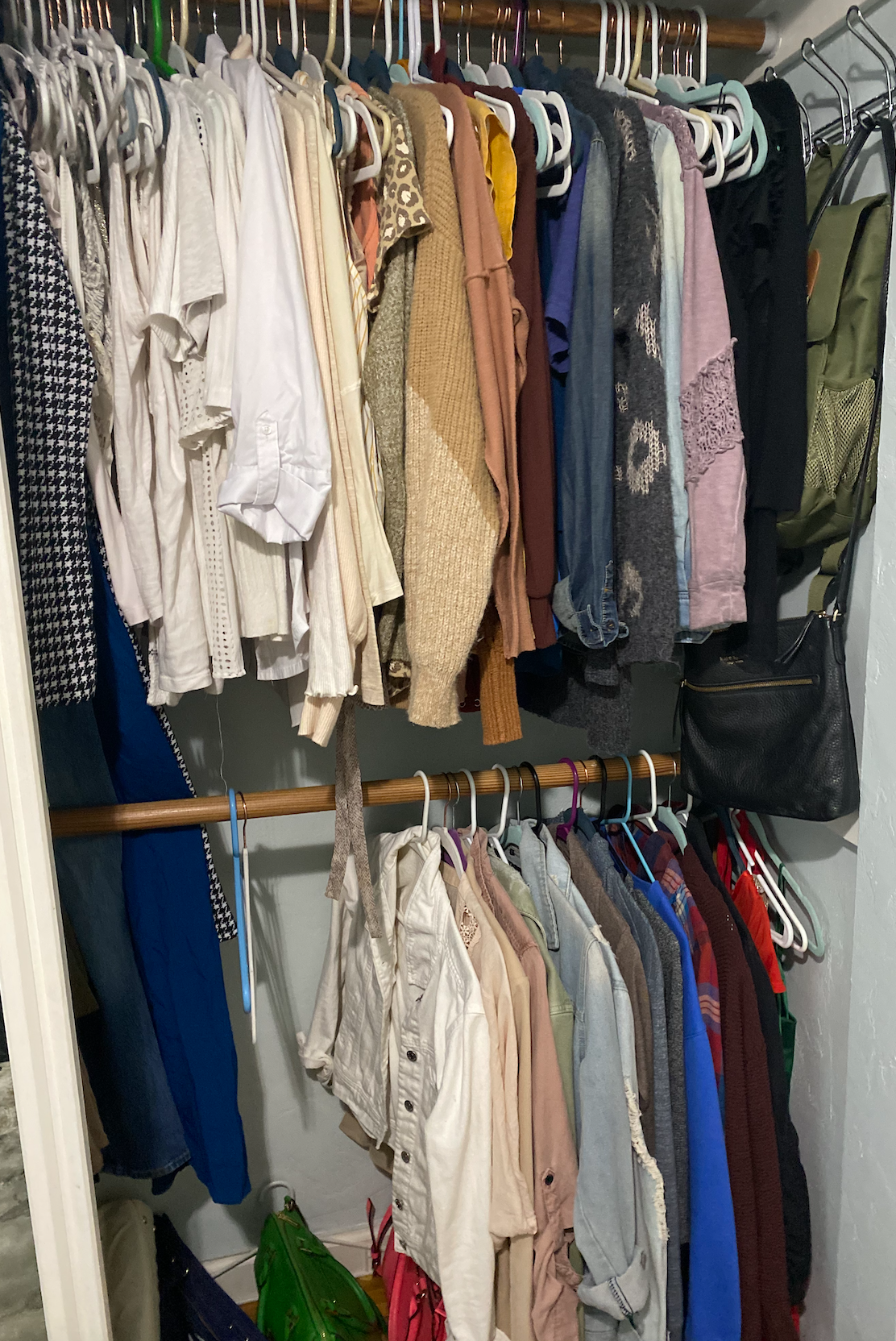 Professional Helps Me Organize My Messy Closet - 4