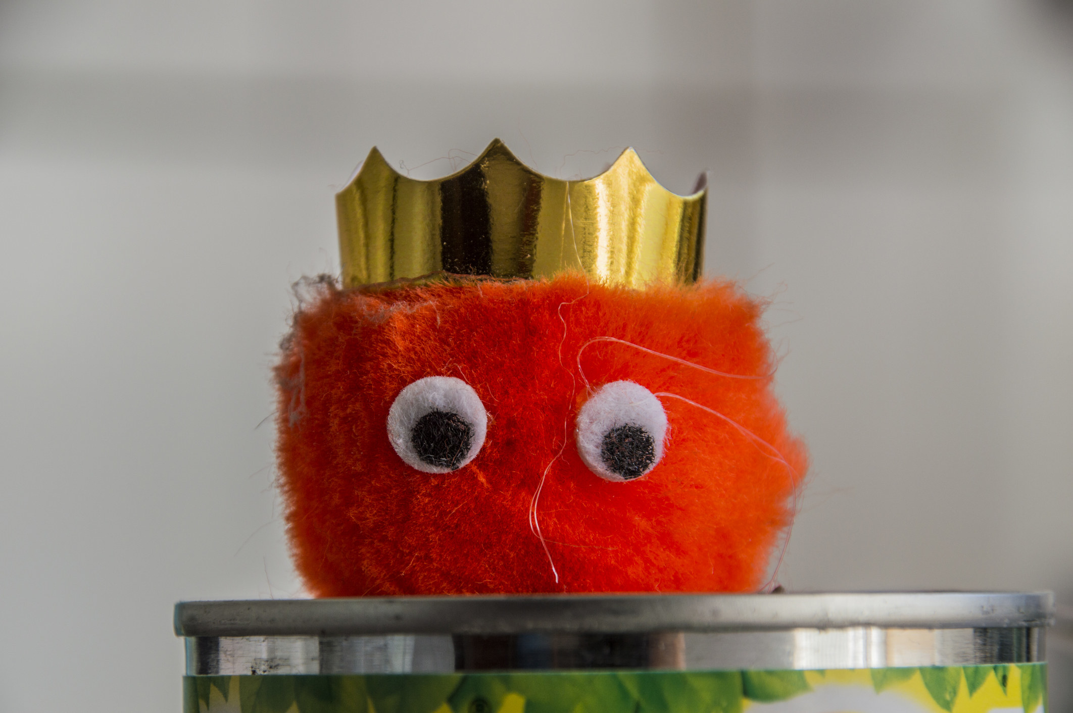 A Weepul with a gold crown
